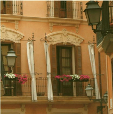 schöne Balkonansicht italienischer Stil