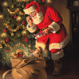 Weihnachtsmann legt Geschenke unter den Baum